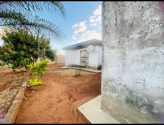 4 BEDROOM HOUSE FOR SALE IN DZWERANI
